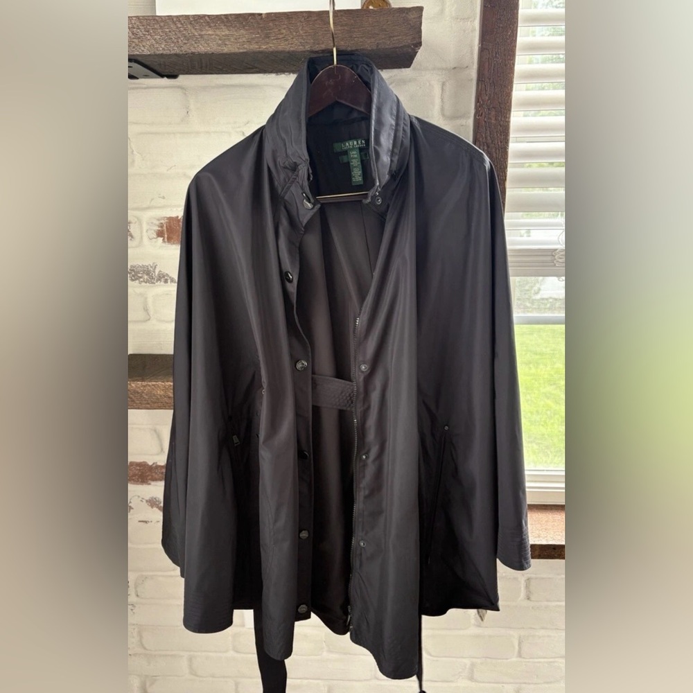 LAUREN Ralph Lauren Women’s Jacket Rain Cape Black Pockets Belt NWT Retired S/M